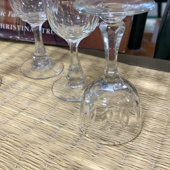 VINTAGE SHERRY OR FOOTED SHOT GLASS THUMBPRINT PATTERN SET of 4 - Picture 2 of 2